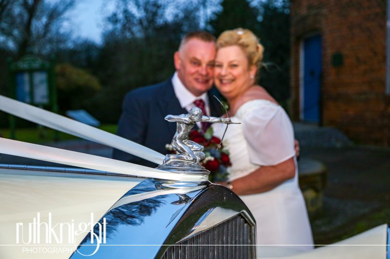 Essex Wedding Photographer at Rayleigh Windmill & The Hawk, Battlesbridge -Louise & Tony